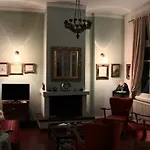 Center Landmark House *